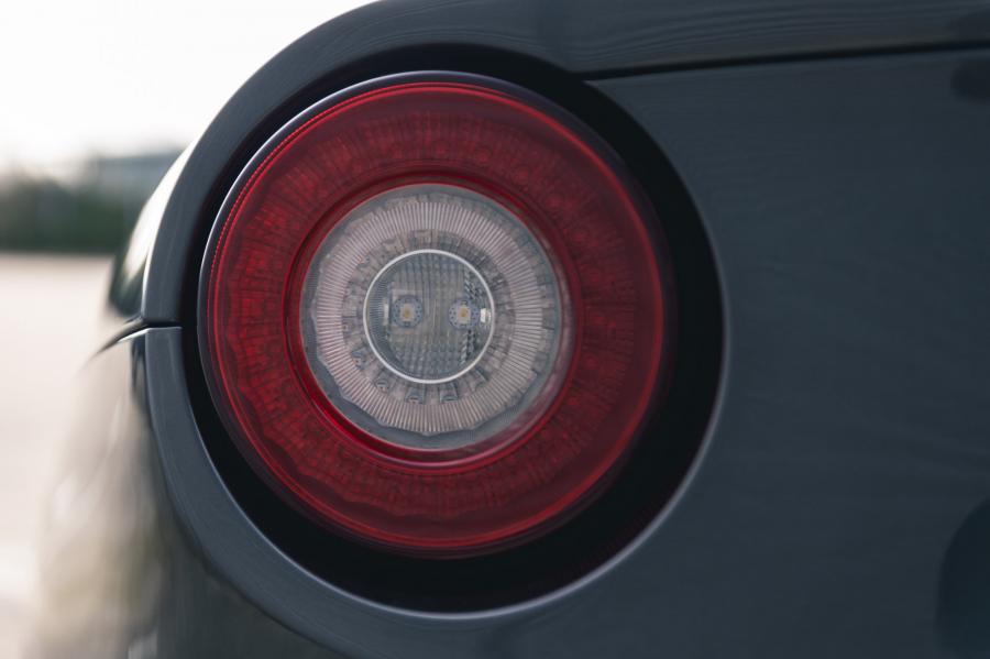 Детали экстерьера Ferrari F12berlinetta 2014 года  (UK) (фото 59 из 276)